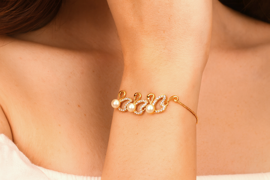 Rose Gold Swan Pearl Bracelet
