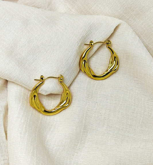 Wavy Edge Hoop Earrings