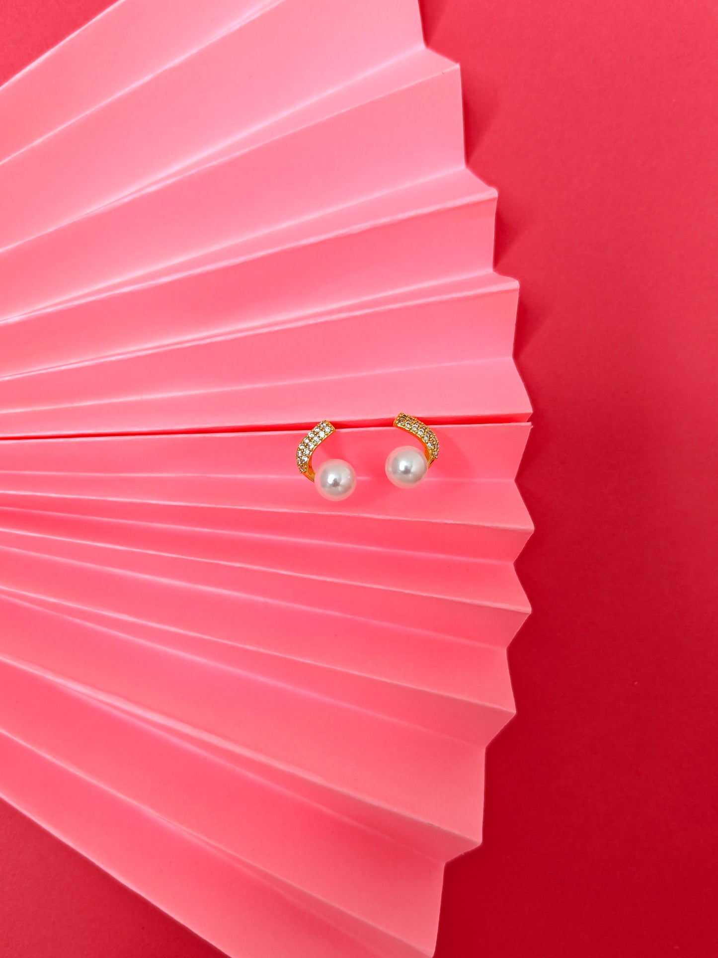 Curved Pearl Accent Studs