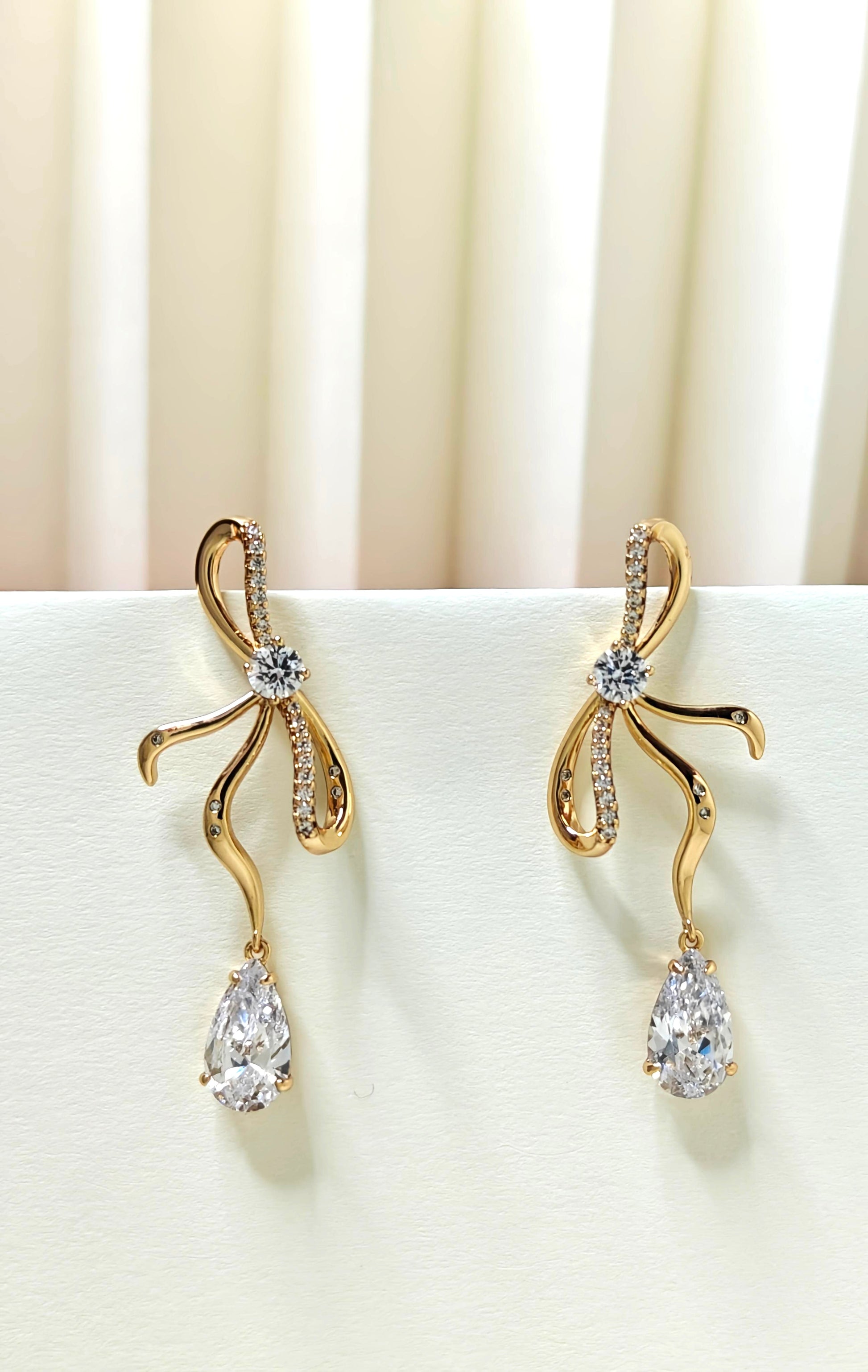 Front view of earring