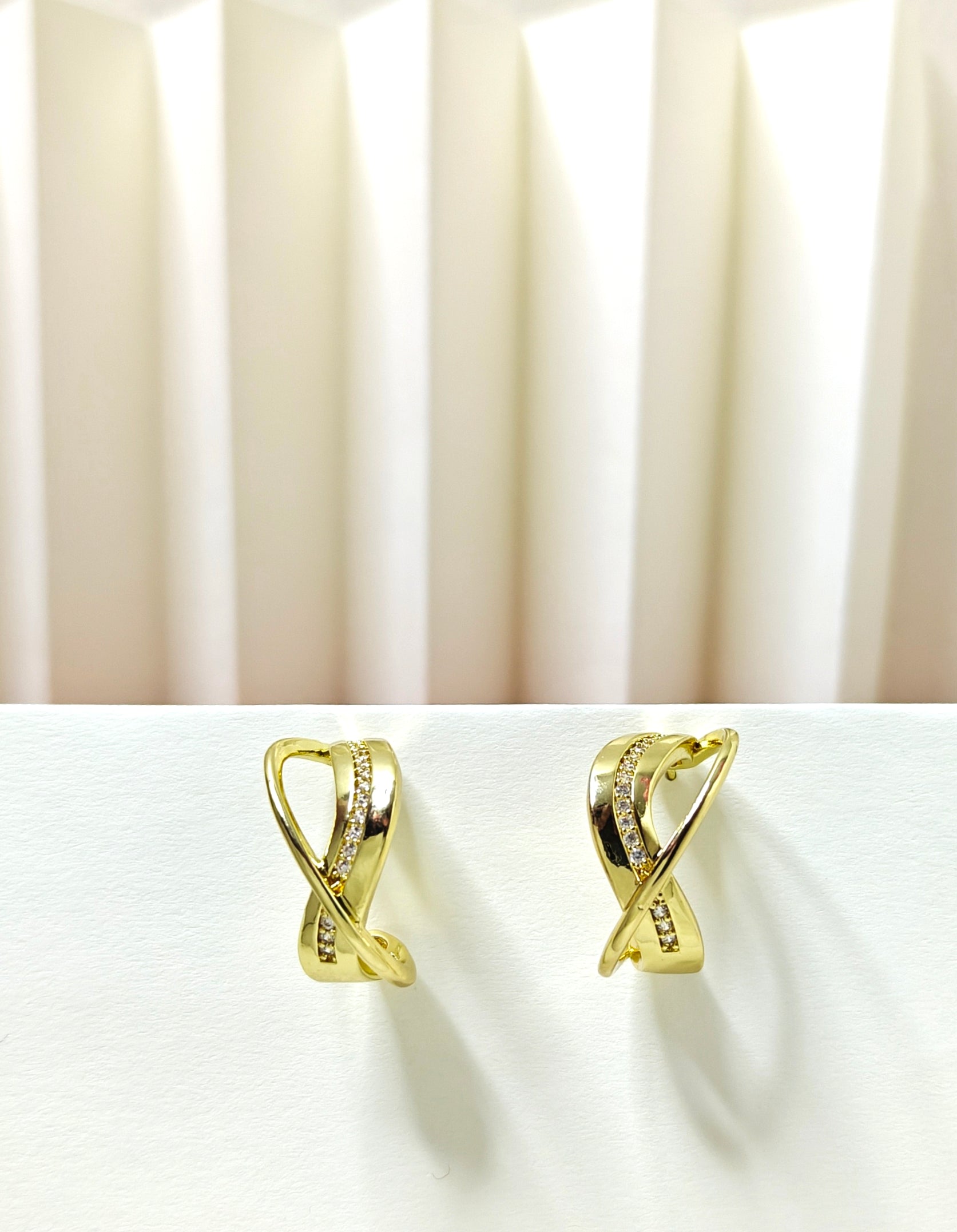 Front view of earring