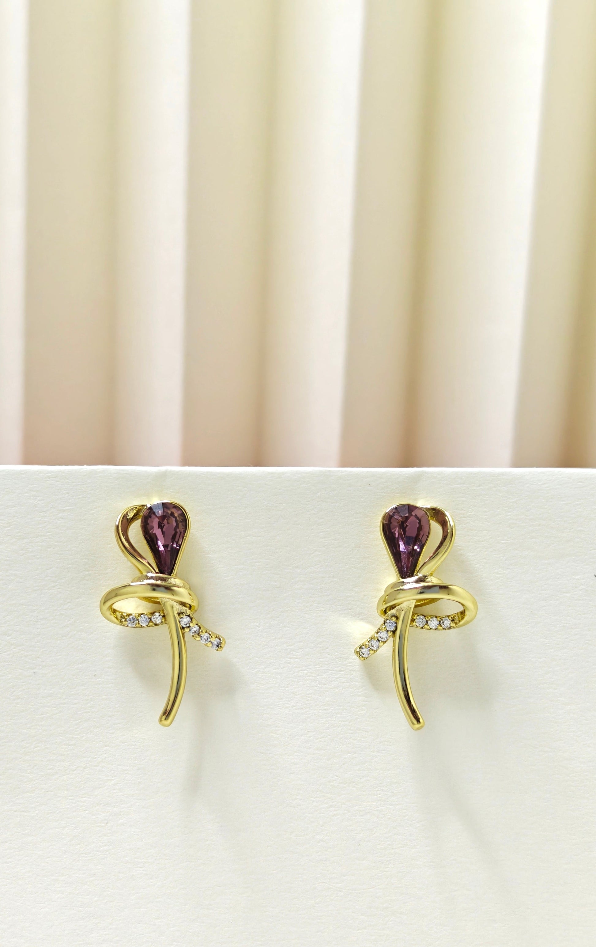 Front view of earring