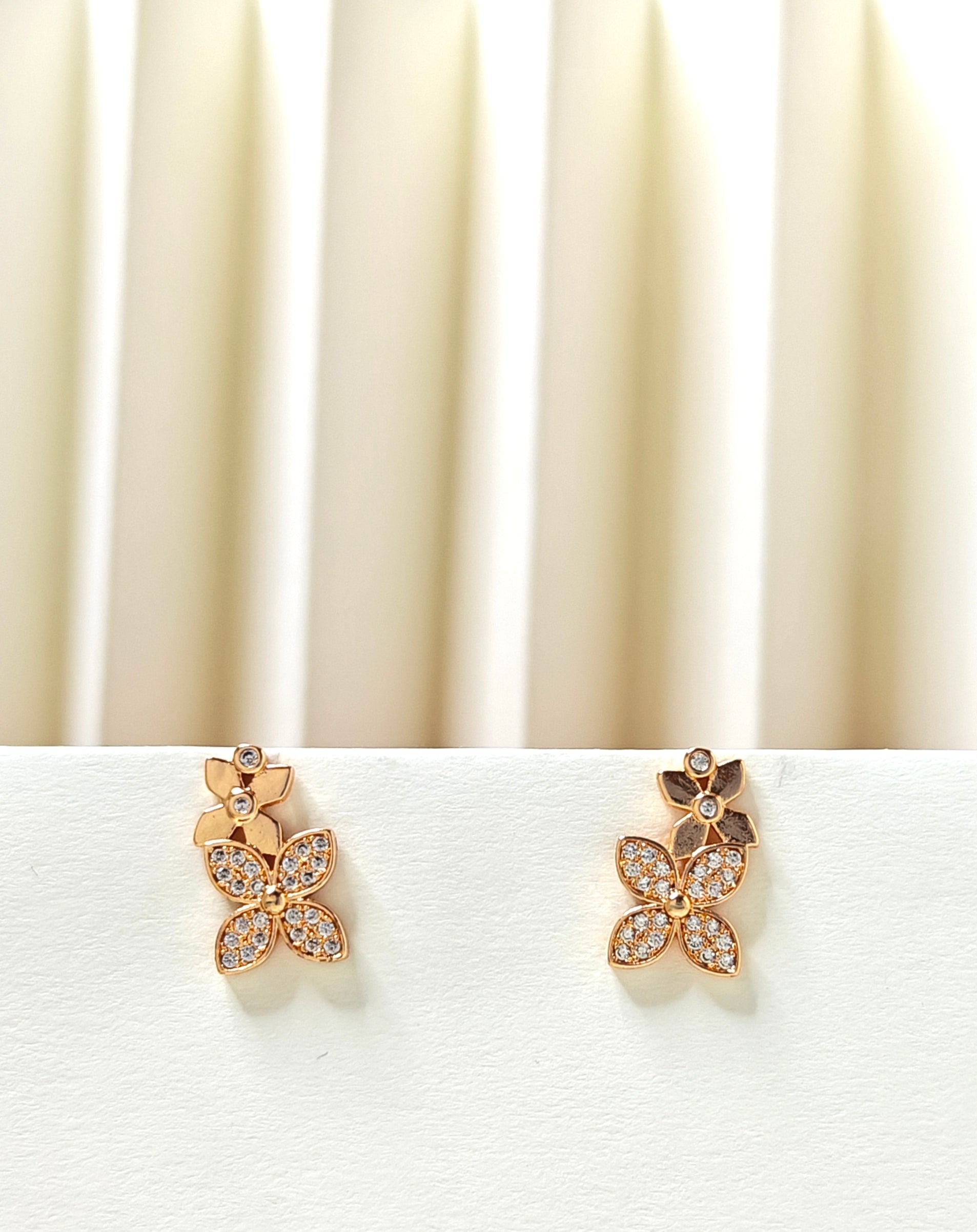 Front view of earring