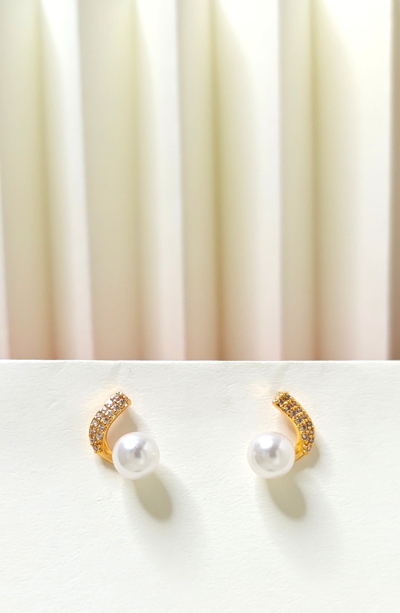 Front view of earring