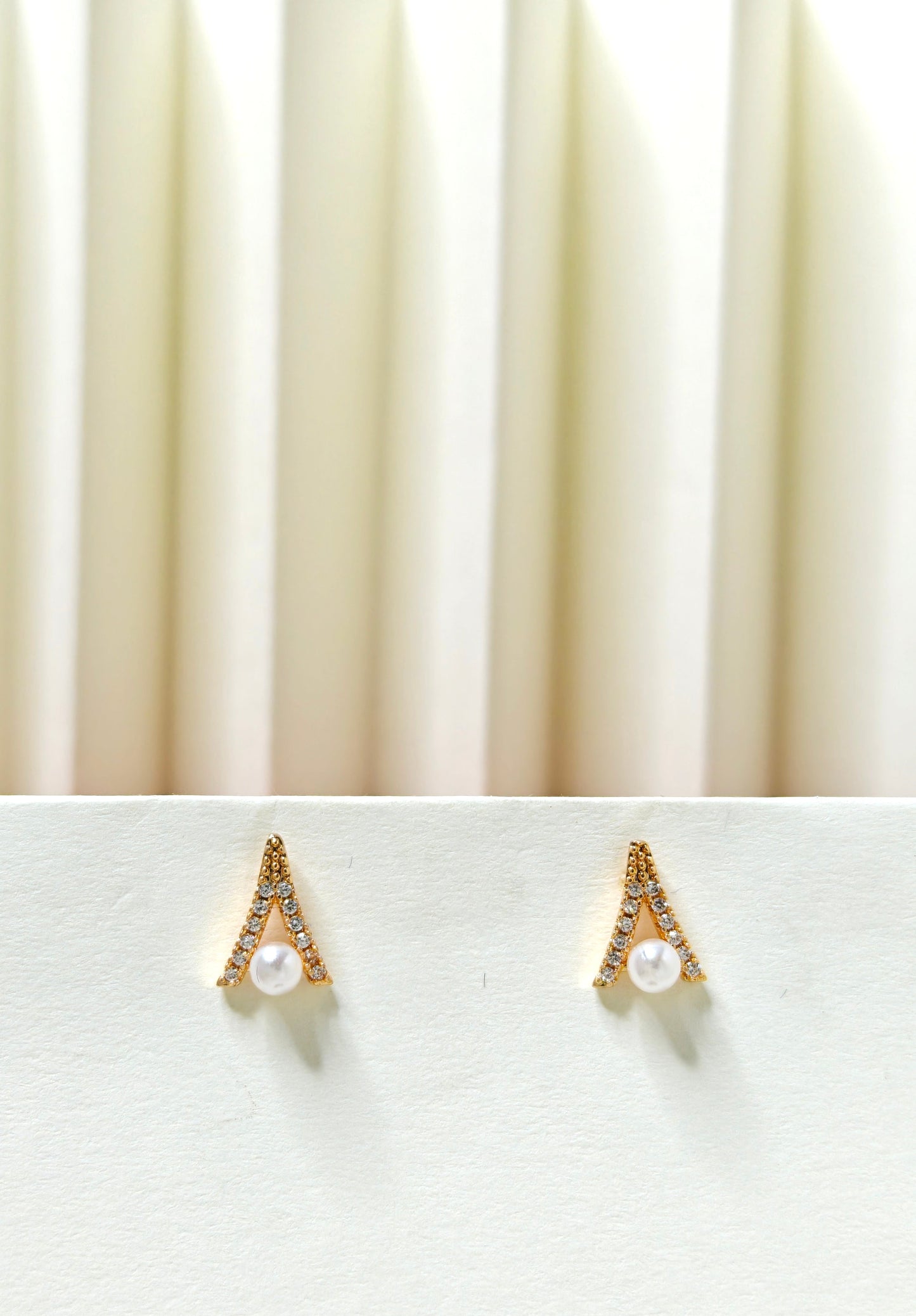 Front view of earring