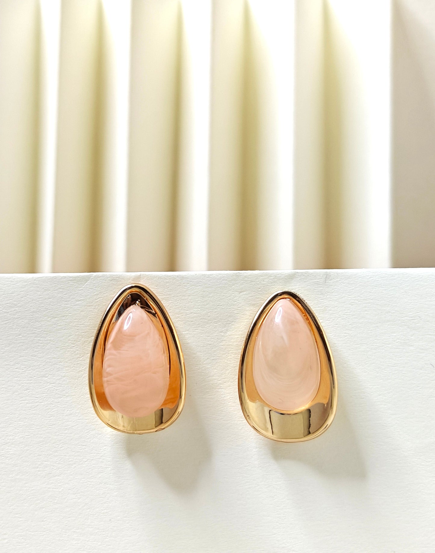 Front view of earring