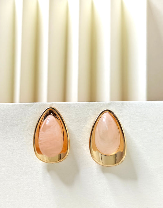 Front view of earring