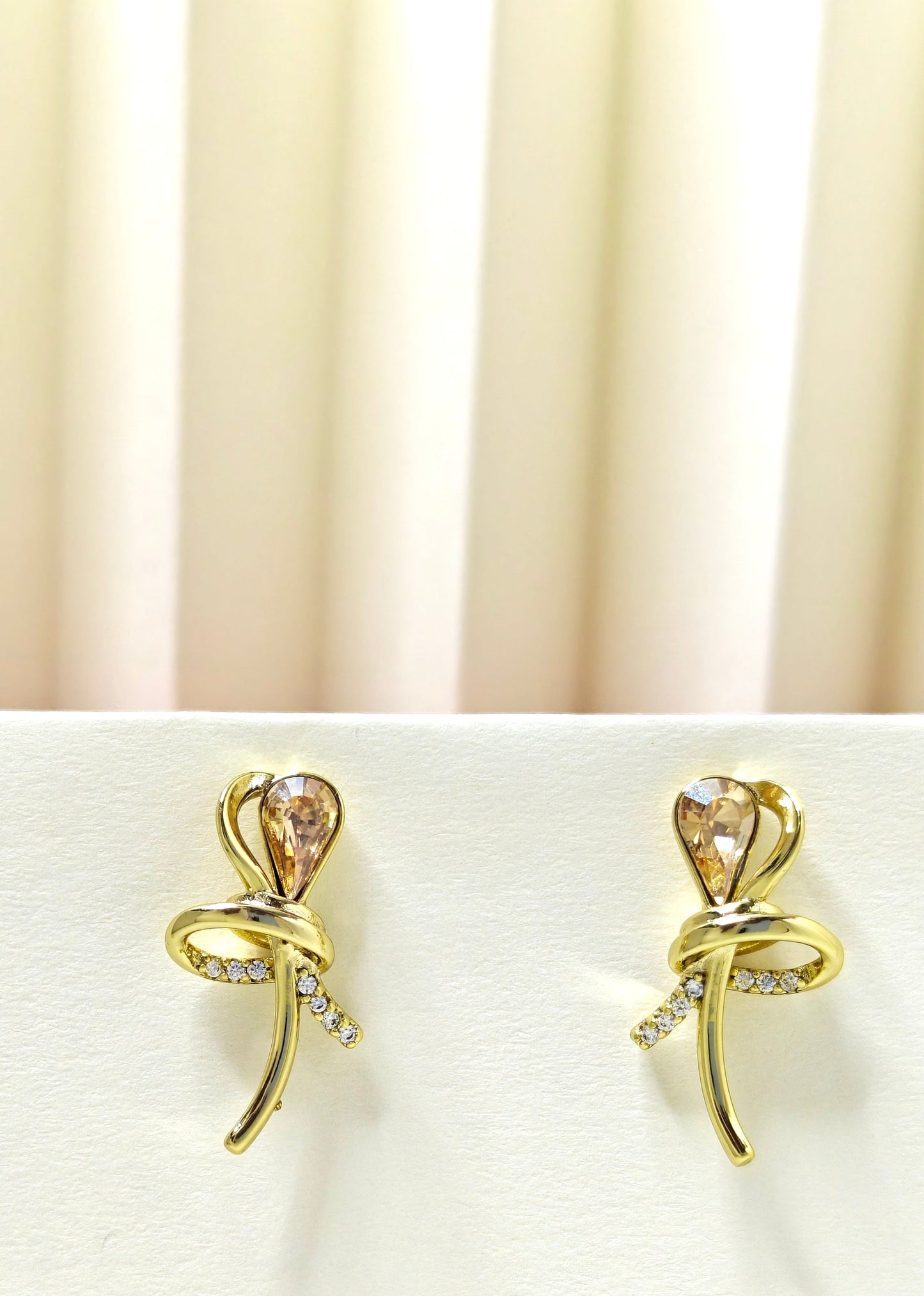 Front view of earring