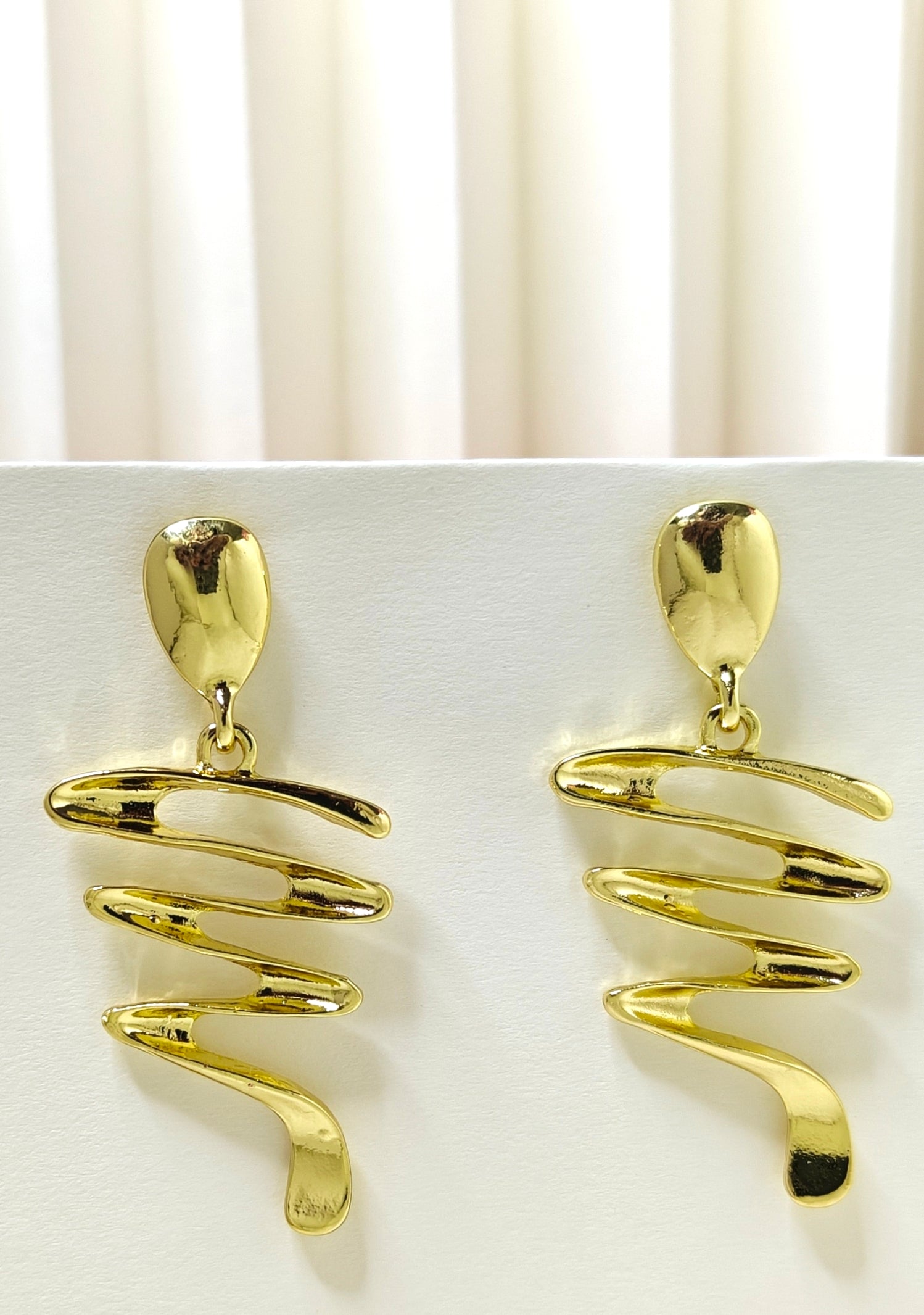 Front view of earring