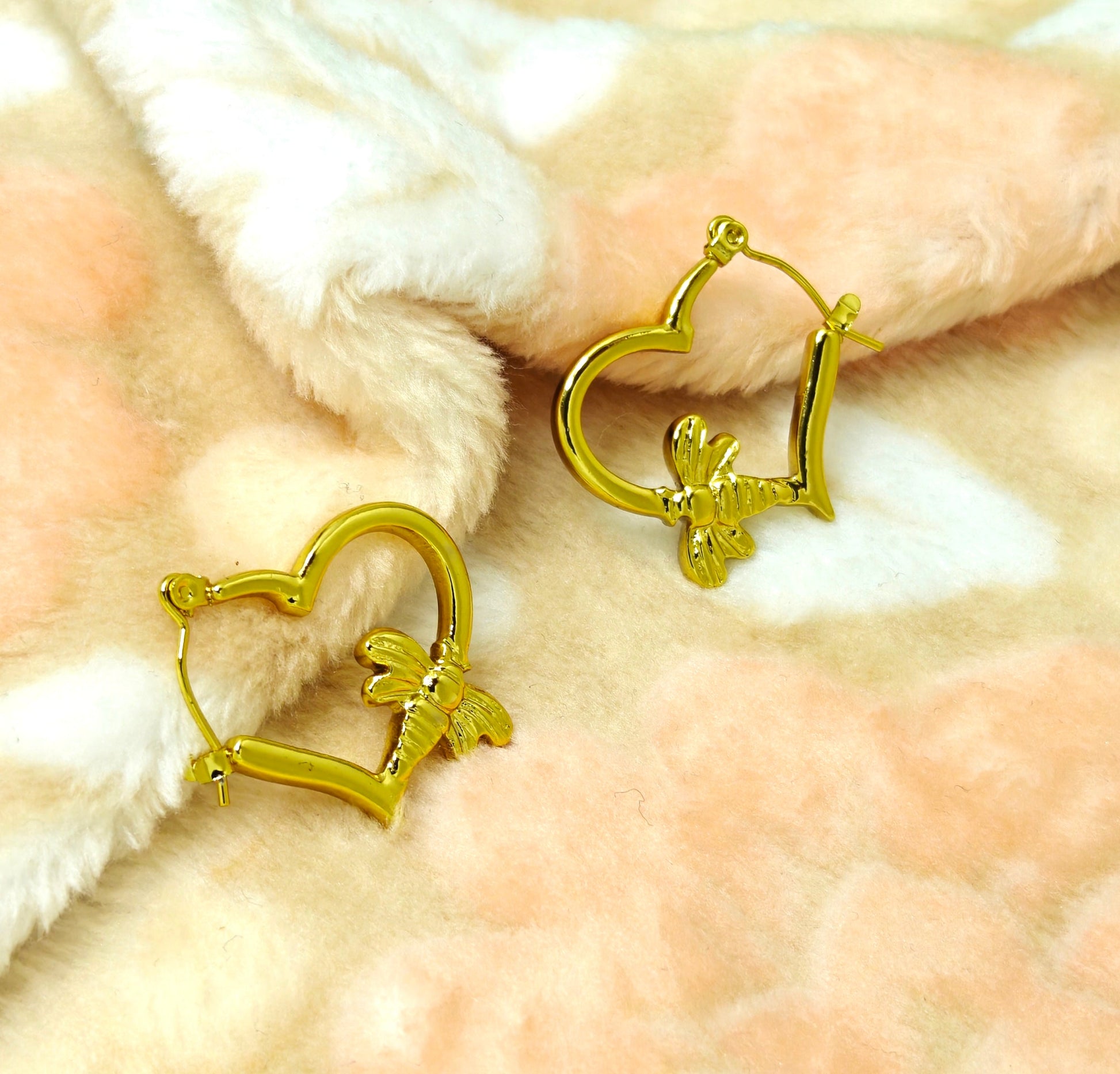 Front view of earring