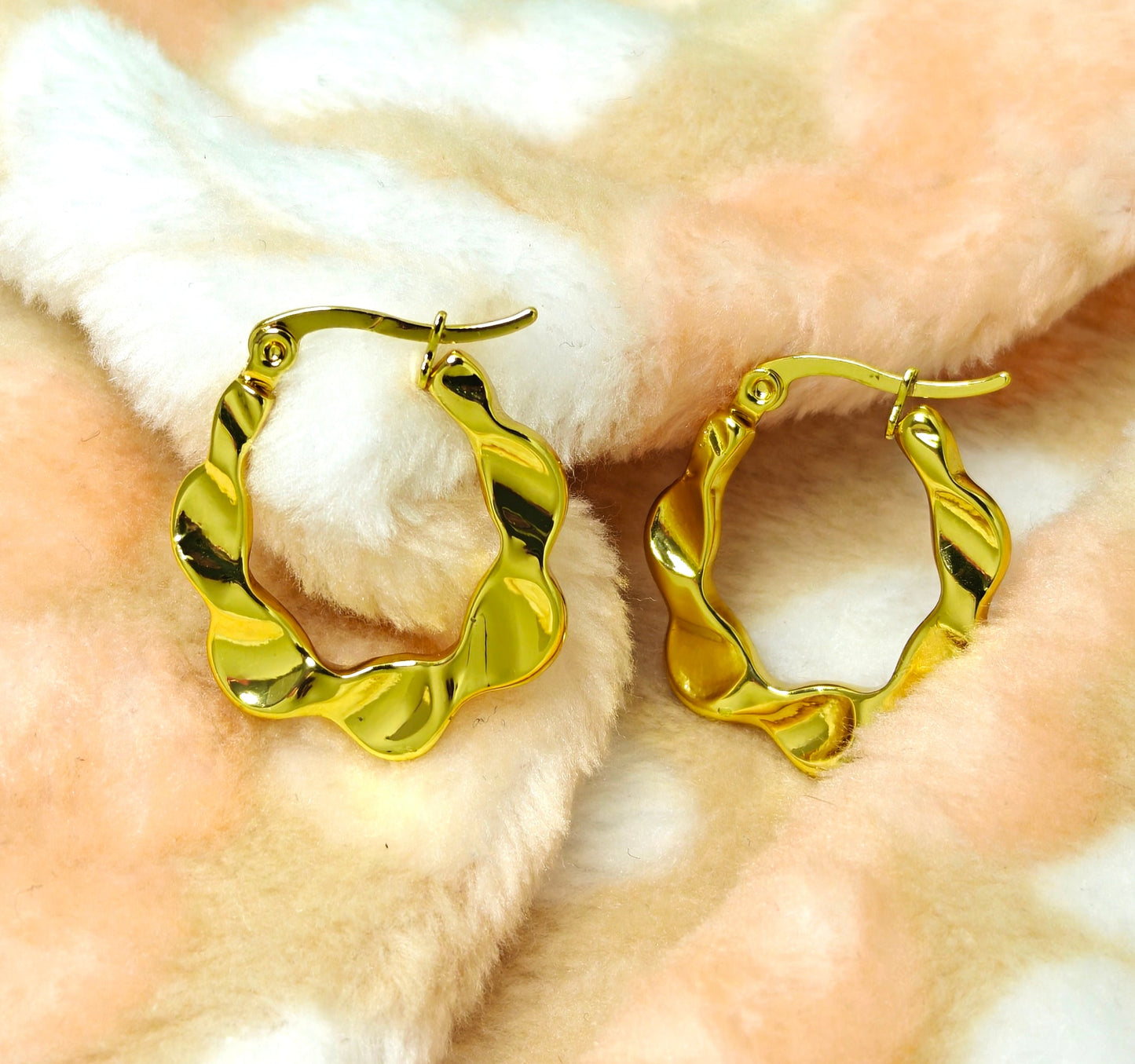 Front view of earring