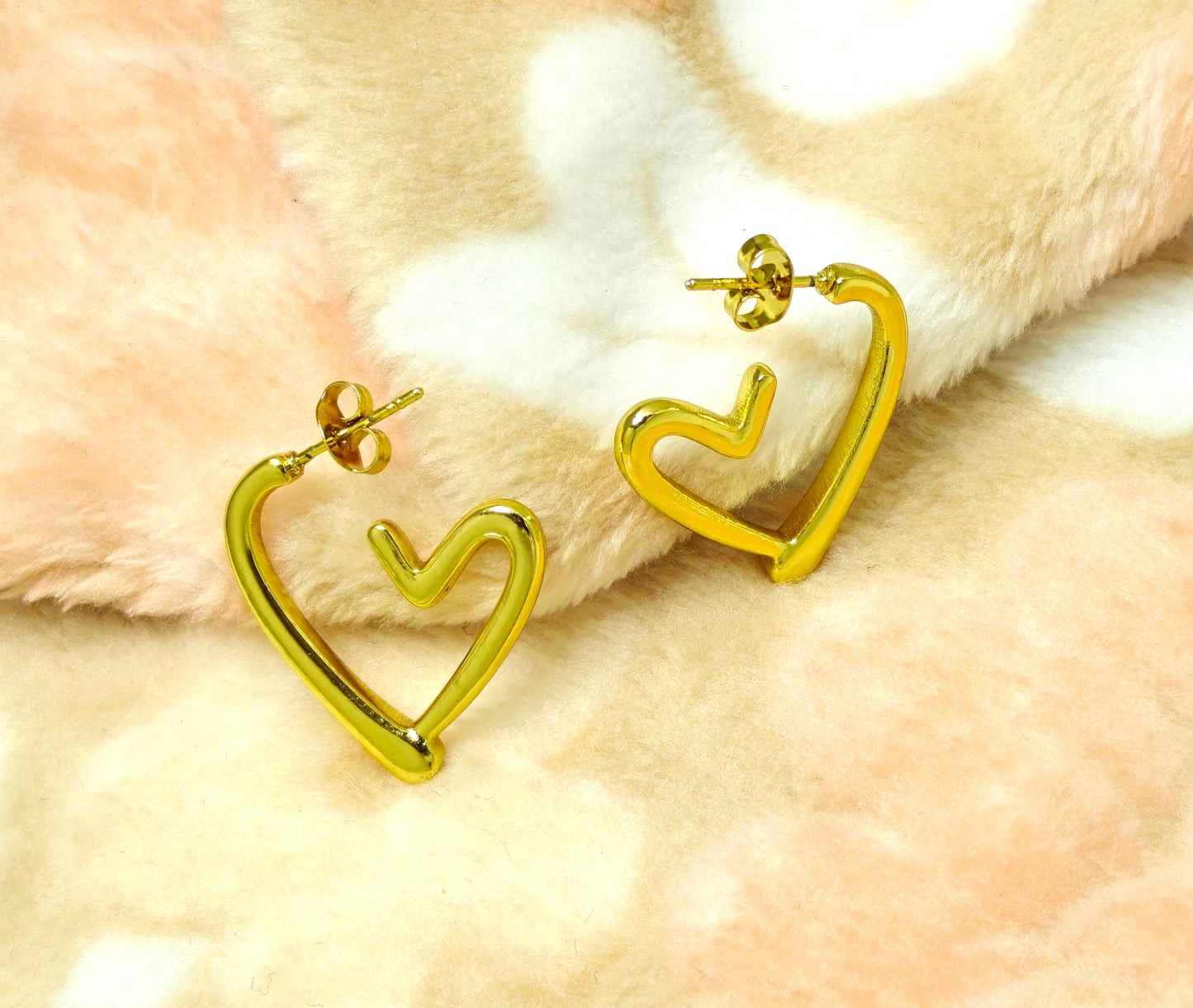 Front view of earring