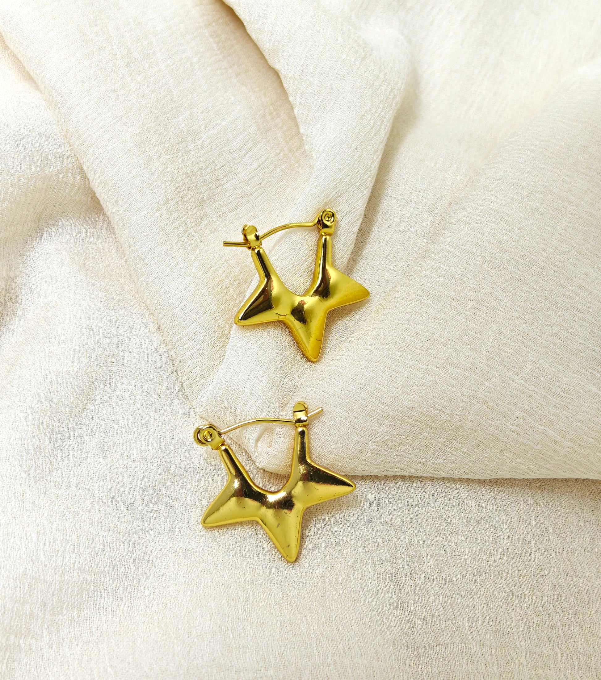 Front view of earring