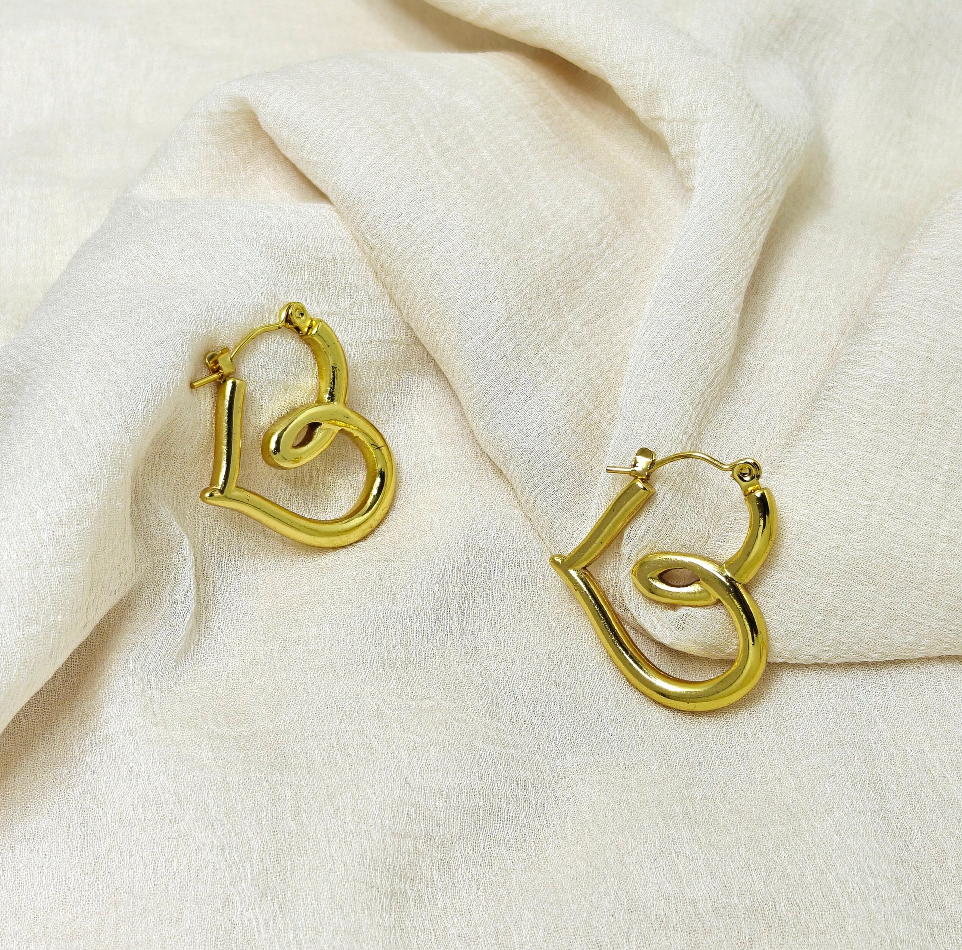 Front view of earring