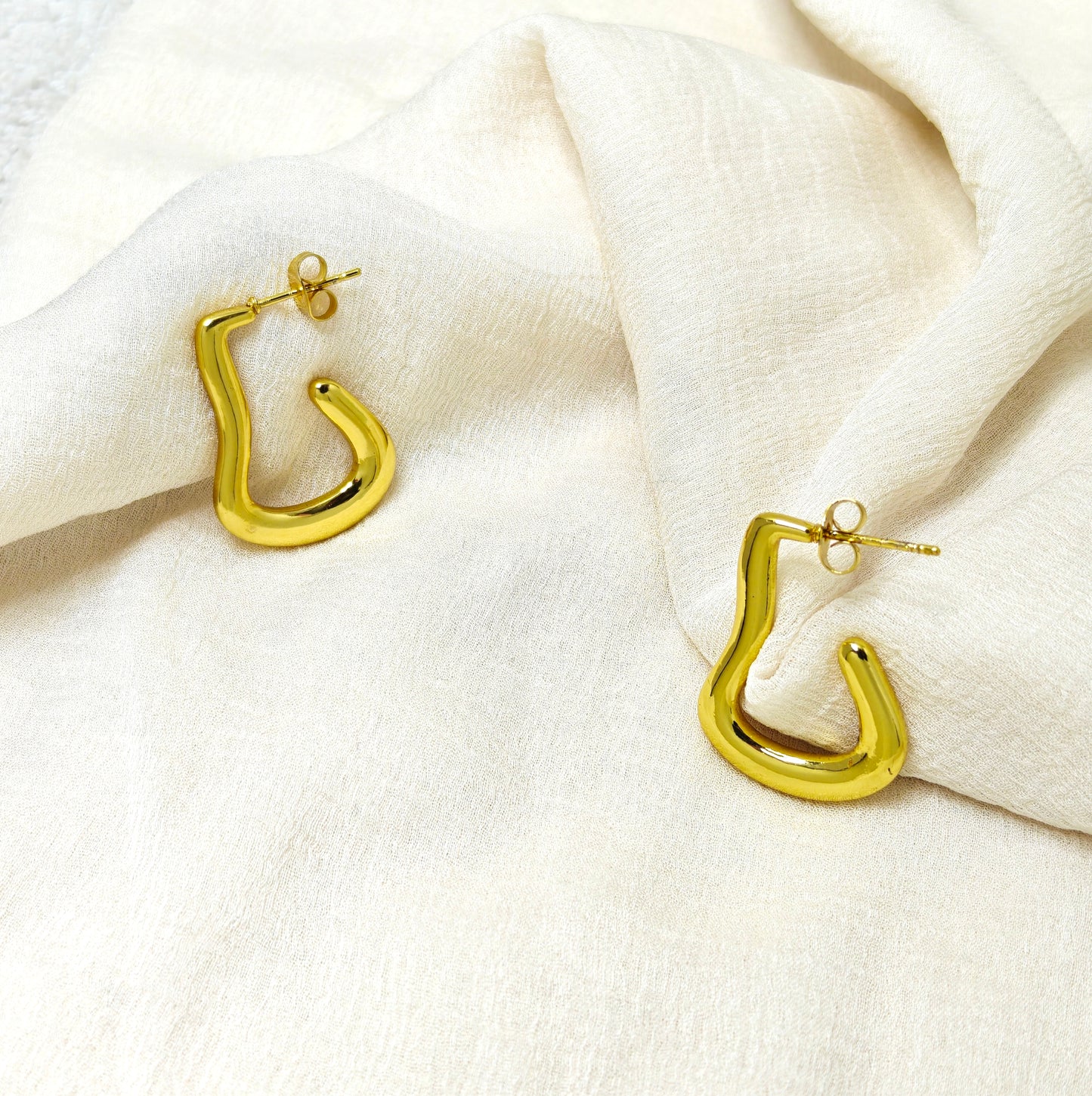 Triangle Curve Hoop Earrings