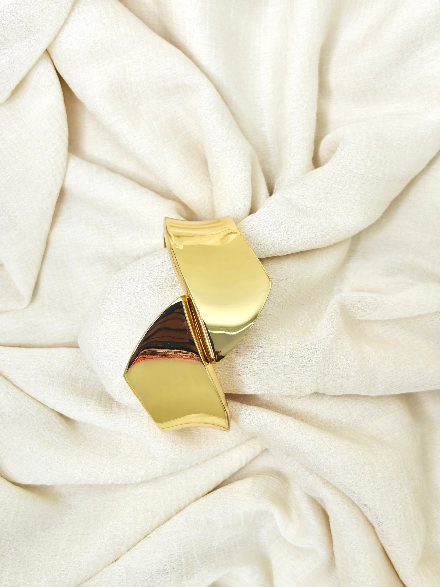Plain Geometric Plate Gold Cuff Bangle