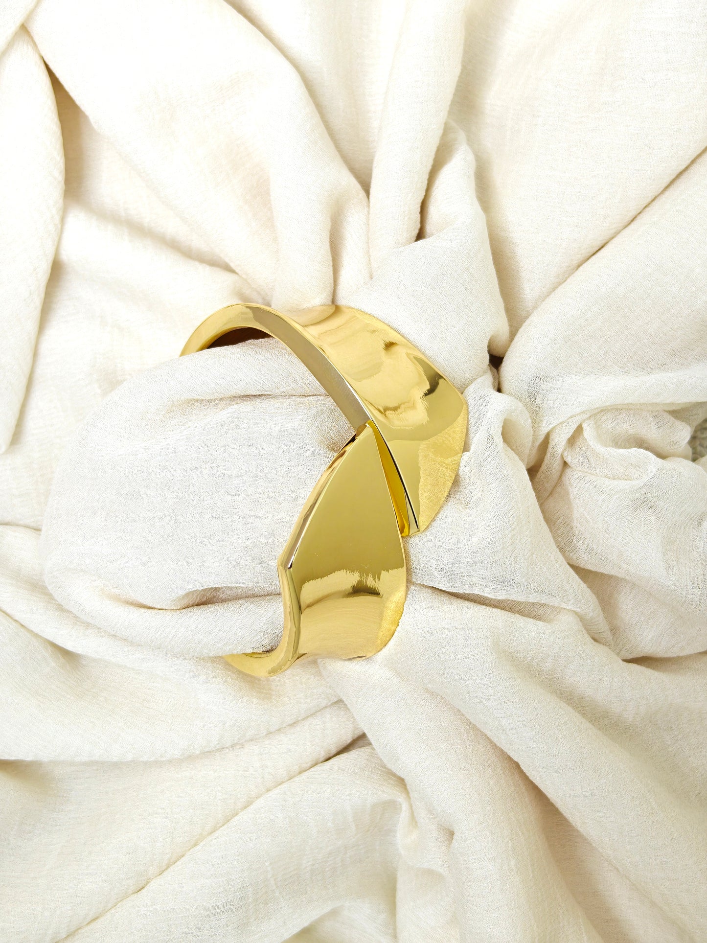 Plain Geometric Plate Gold Cuff Bangle
