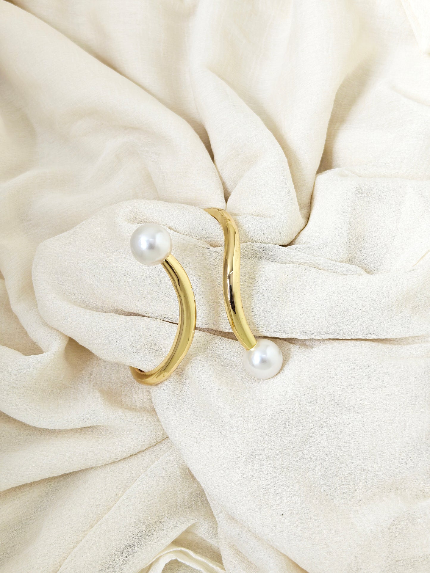 Gold Pearl Double-Ended Open Bangle
