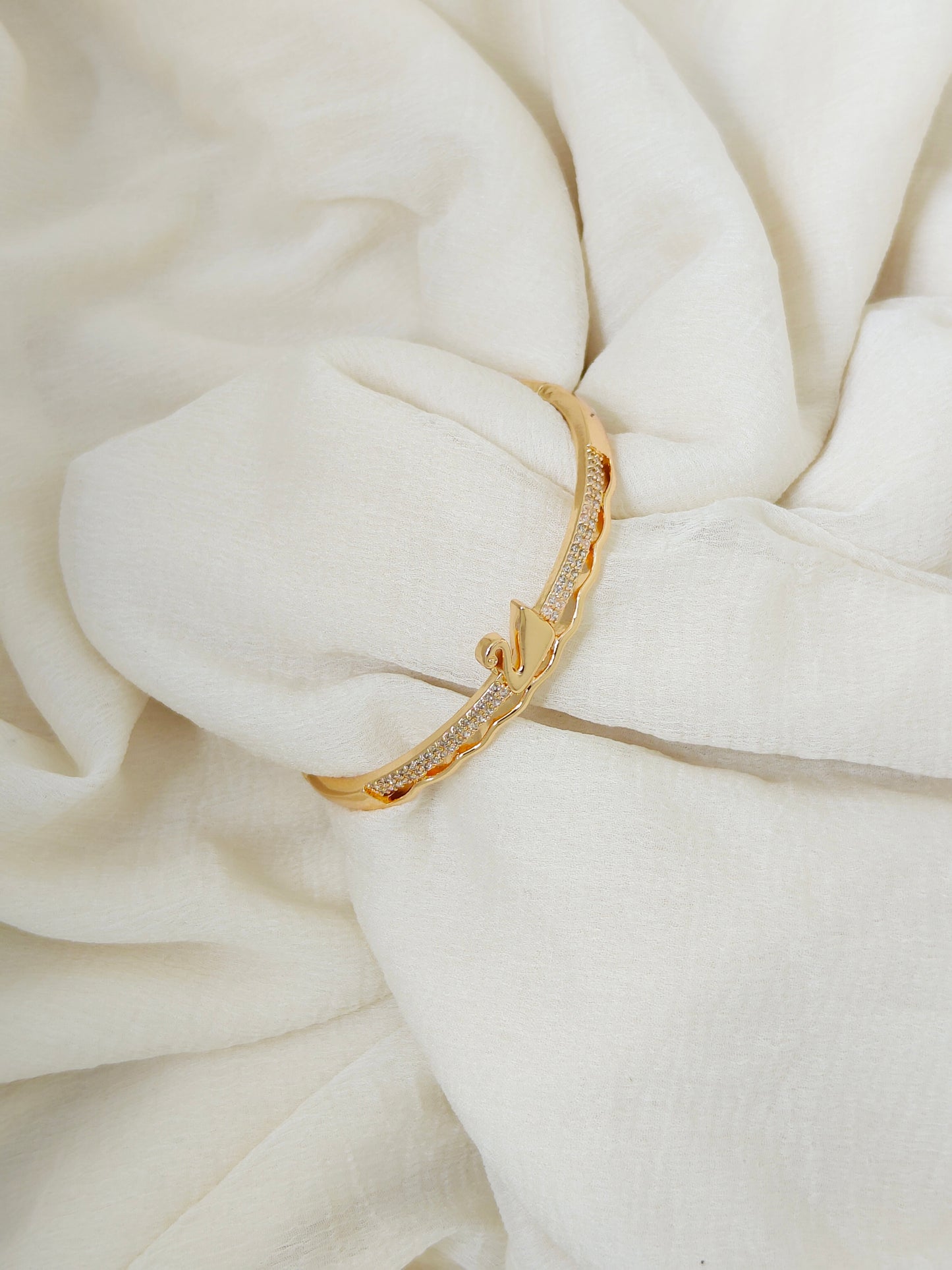 Rose Gold Swan Crystal Wave Bangle