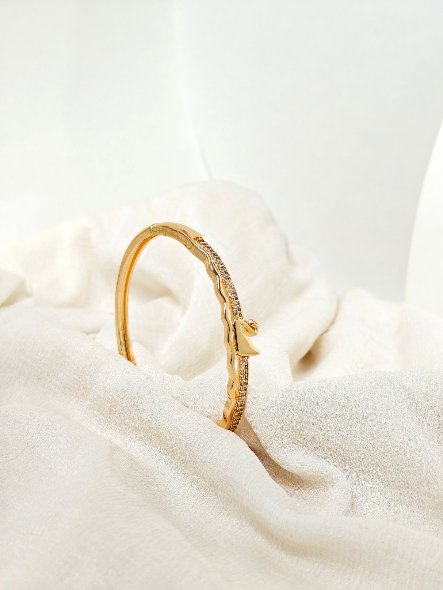 Rose Gold Swan Crystal Wave Bangle
