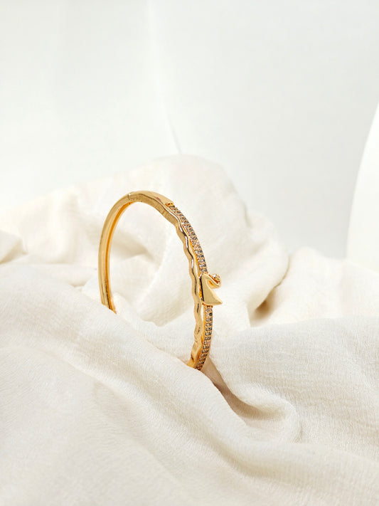 Rose Gold Swan Crystal Wave Bangle